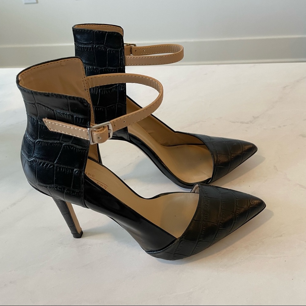 ZARA Croc Embossed Black Leather with Side Cut Out Heels Size 6